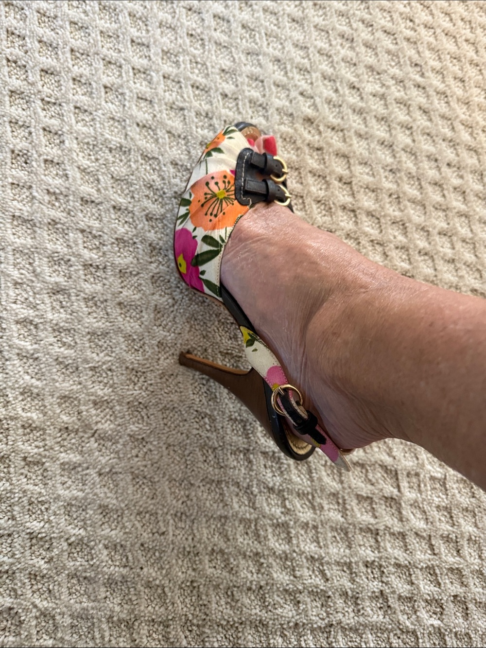 Gorgeous Italian floral shoes!!!!!!!!!!!👠